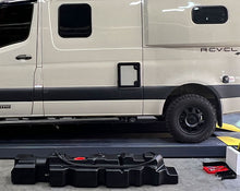 Load image into Gallery viewer, 40 Gallon Replacement Tank For 07-18 Mercedes Sprinter 144 Inch &amp; 170 Inch Wheelbase 18-19 Winnebego Revel 17-18 Chasis SB