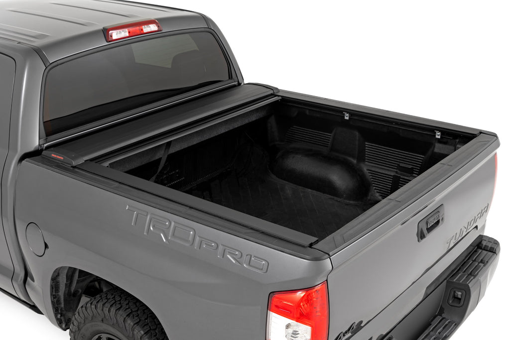 Retractable Bed Cover - 5'7 In. Bed - Toyota Tundra (07-21)