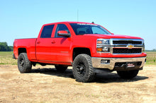 Load image into Gallery viewer, Rough Country 2 Inch Leveling Kit - Aluminum - Red - Chevy GMC 1500 Truck (07-18) SUV (07-20)