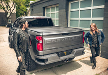 Load image into Gallery viewer, Retrax 11+ Ford F-250/F-350 SD 6.8ft Bed (Must Have 2 Ford Factory Keys to Install) Retrax EQ