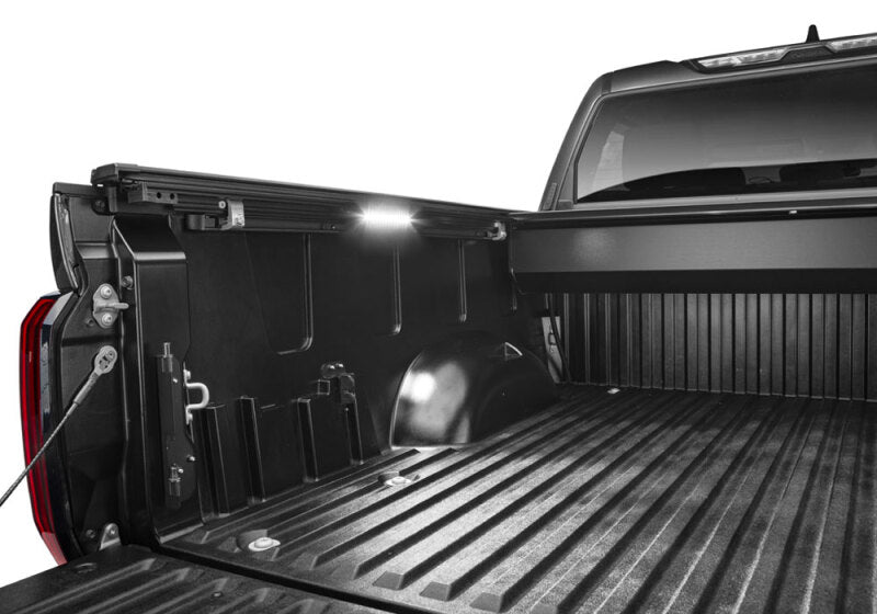 Retrax 18+ Toyota Tundra CrewMax 5.5ft. Bed (w/o Deck Rail Sys) Retrax EQ