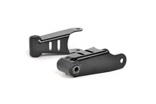 Load image into Gallery viewer, Rough Country Lowering Shackles - 1.5 Inch - Chevy GMC 1500 (99-18)