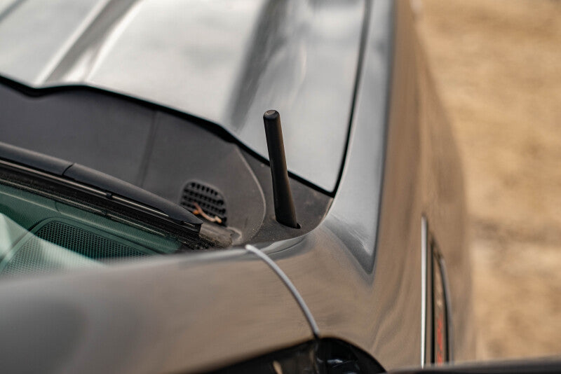 BuiltRight Industries 2019+ Silverado & Sierra Perfect-Fit Stubby Antenna