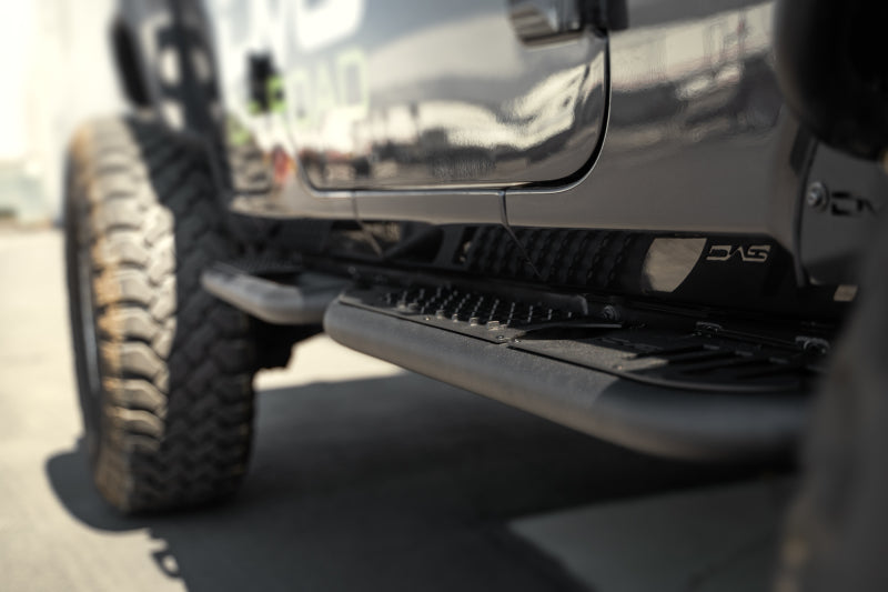 DV8 Offroad 18+Jeep Wrangler JL 4 Door Body/Pinch Weld Mounted Step