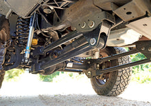 Load image into Gallery viewer, Superlift 11-16 Ford F-250 SuperDuty 4WD Diesel 4in Lift Kit w/ A 4 Link Conversion/Fox 2.0 Shocks
