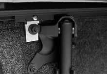 Load image into Gallery viewer, Roll-N-Lock Chevrolet Silverado 1500 72.5in Bed M-Series Retractable Tonneau Cover