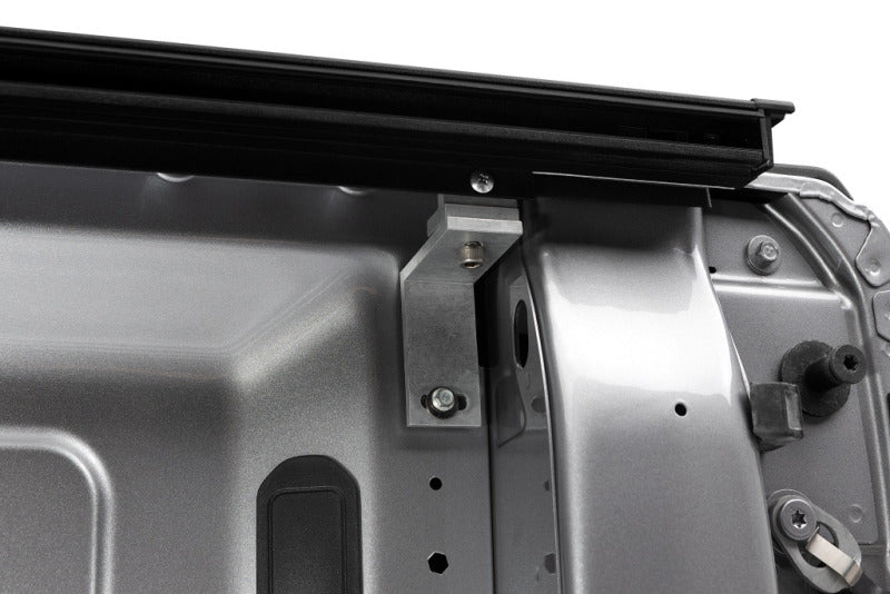 Roll-N-Lock RAM 1500 w/o Swing Gate Tailgate SB 76.3in M-Series Retractable Tonneau Cover
