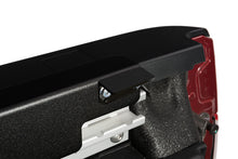 Load image into Gallery viewer, UnderCover Chevy Silverado (Legacy) 5.8ft SE Bed Cover - Black Textured