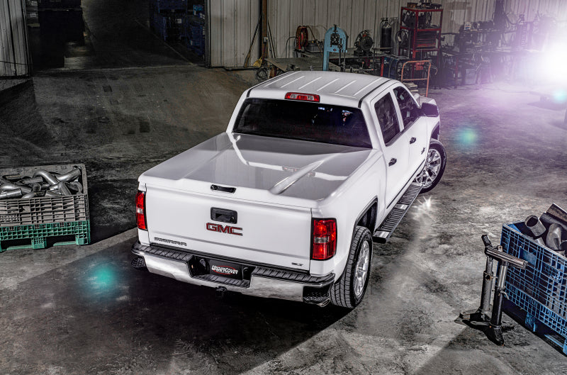 UnderCover GMC Sierra 1500 (w/ MultiPro TG) 5.8ft Elite LX Bed Cover - Black Meet Kettle
