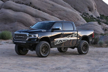 Load image into Gallery viewer, Fabtech 19+ Ram 1500 4WD 6in Perf Sys w/Dlss 2.5 Resi C/O &amp; Rr Dl