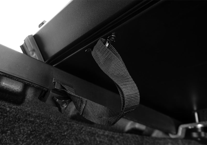 UnderCover Silverado / Sierra Limited/Legacy 5.5ft Triad Bed Cover