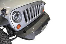 Load image into Gallery viewer, DV8 Offroad 07-18 Jeep Wrangler JK/JL Steel Stubby Front Bumper w/ Light Bracket &amp; Winch Plate