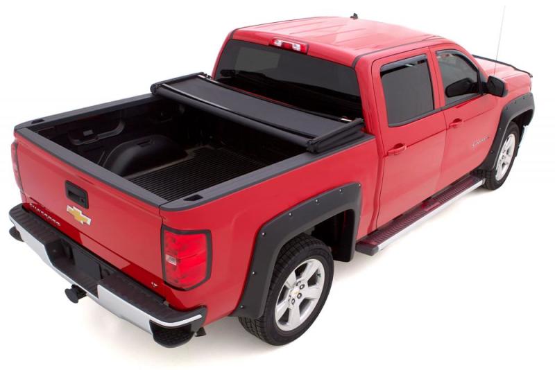Lund Nissan Titan (5.5ft. Bed w/o Titan Box) Genesis Elite Tri-Fold Tonneau Cover - Black