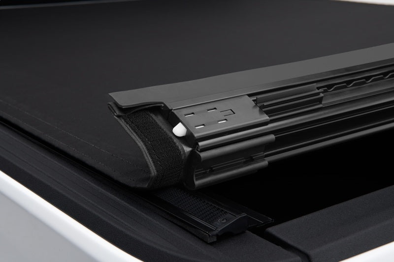 Rugged Ridge Armis Hard Rolling Bed Cover Gladiator JT