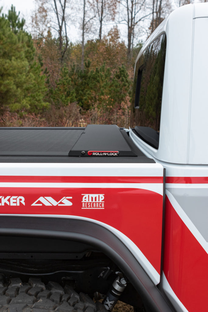 Roll-N-Lock Jeep Gladiator 5ft bed M-Series Retractable Tonneau Cover