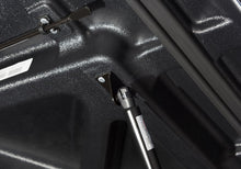 Load image into Gallery viewer, UnderCover Chevy Silverado (19 Legacy) 5.8ft Lux Bed Cover - Pull Me Over Red