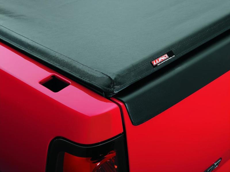 Lund Chevy Colorado (5ft. Bed) Genesis Roll Up Tonneau Cover - Black