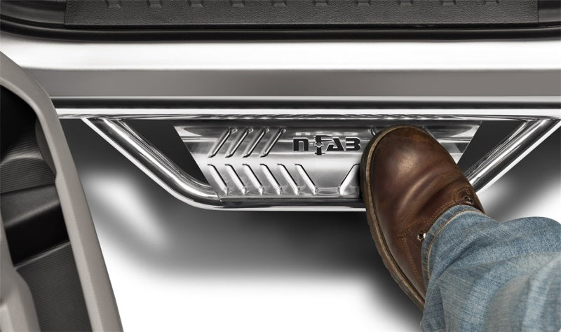 N-Fab Podium SS 15-18 GMC/Chevy Canyon/Colorado Crew Cab SRW - Polished Stainless - Cab Length - 3in