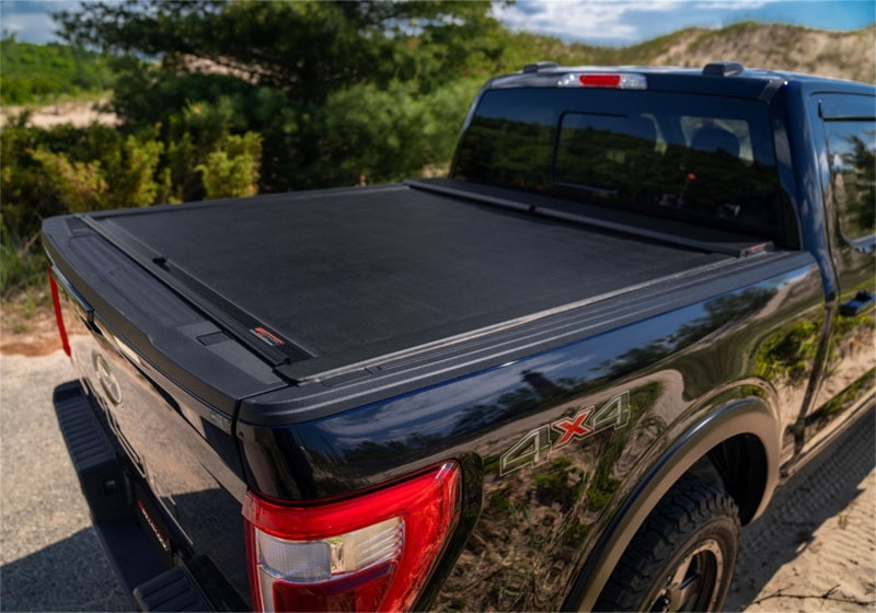 Roll-N-Lock Nissan Frontier Crew Cab (58.6in. Bed) M-Series Retractable Tonneau Cover
