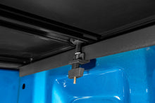 Load image into Gallery viewer, Lund Nissan Frontier 6ft. Bed - Genesis Tri-Fold Tonneau Cover - Black