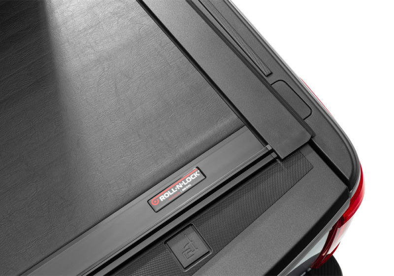 Roll-N-Lock Ford F150 (w/o OE Cargo Tracks - 78.9in. Bed) M-Series Retractable Tonneau Cover