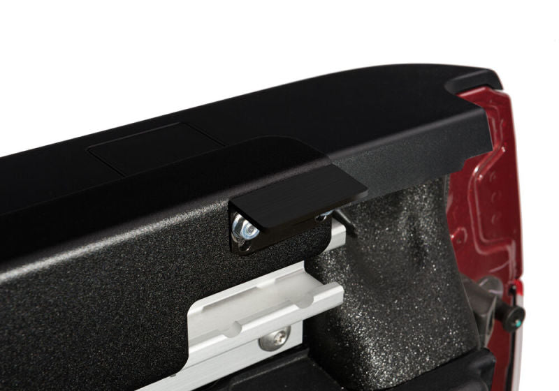 UnderCover Toyota Tacoma 6ft SE Bed Cover - Black Textured (Req Factory Deck Rails)