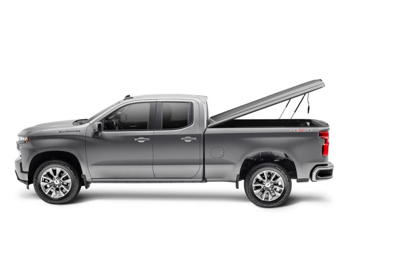 UnderCover Chevy Silverado 1500 6.5ft Elite LX Bed Cover - Deep Ocean Blue