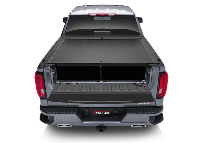 Roll-N-Lock Chevrolet Silverado 1500 72.5in Bed M-Series Retractable Tonneau Cover