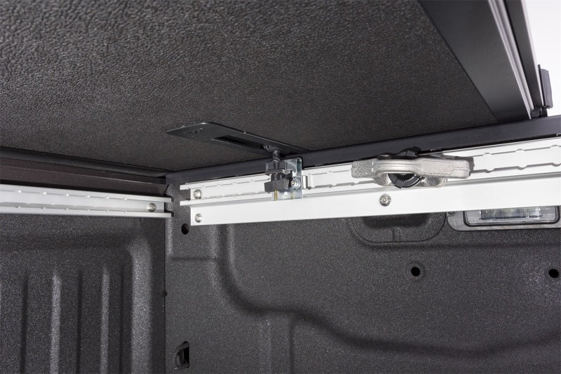 Extang Nissan Frontier(5ft Bed) (w/ or w/o Track Sys) (5ft) Solid Fold 2.0