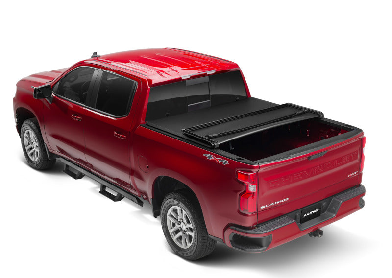 Lund Chevrolet Silverado 1500 (5.5ft. Bed) Genesis Tri-Fold Tonneau Cover - Black