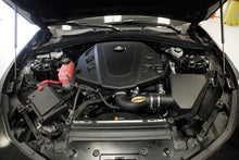Load image into Gallery viewer, Airaid 16+ Chevrolet Camaro 3.6L V6 F/I Airaid Jr Intake Kit - Dry / Red Media