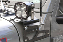 Load image into Gallery viewer, Fabtech 18+ Jeep JL/JT Antenna Light Bracket Kit (Non-Adjustable)