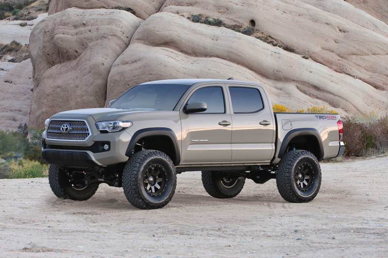 Fabtech 16+ Toyota Tacoma 4/2WD 6 Lug Models Only 6in Perf Sys w/Dlss 2.5 C/Os & Rr Dlss