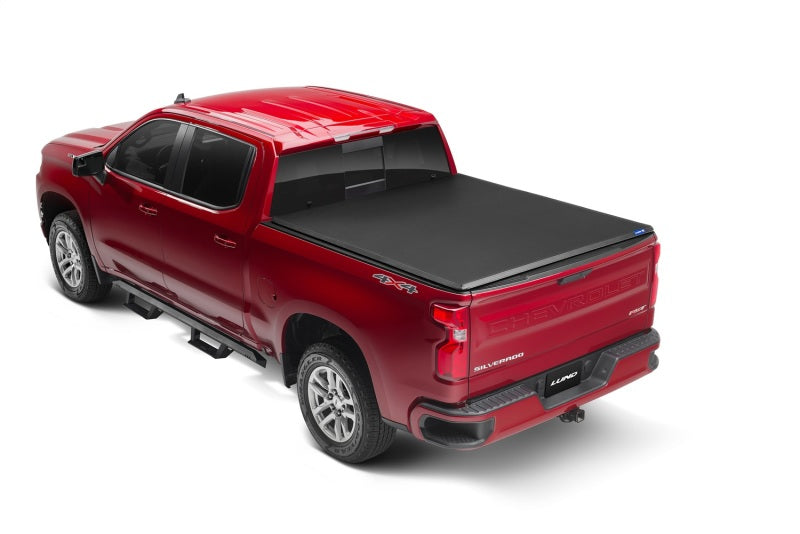 Lund Chevy Silverado 1500 (5.5ft. Bed) Genesis Tri-Fold Tonneau Cover - Black