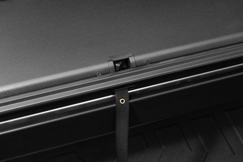 Roll-N-Lock Chevrolet Colorado/GMC Canyon 59-1/8in A-Series Retractable Tonneau Cover
