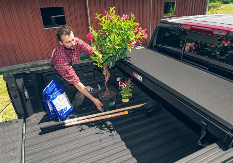 Extang 14-19 Chevy/GMC Silverado/Sierra 1500 (8ft. 2in. Bed) Solid Fold ALX