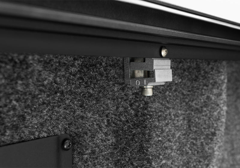 Roll-N-Lock 15-20 Ford F-150 65-5/8in E-Series Retractable Tonneau Cover
