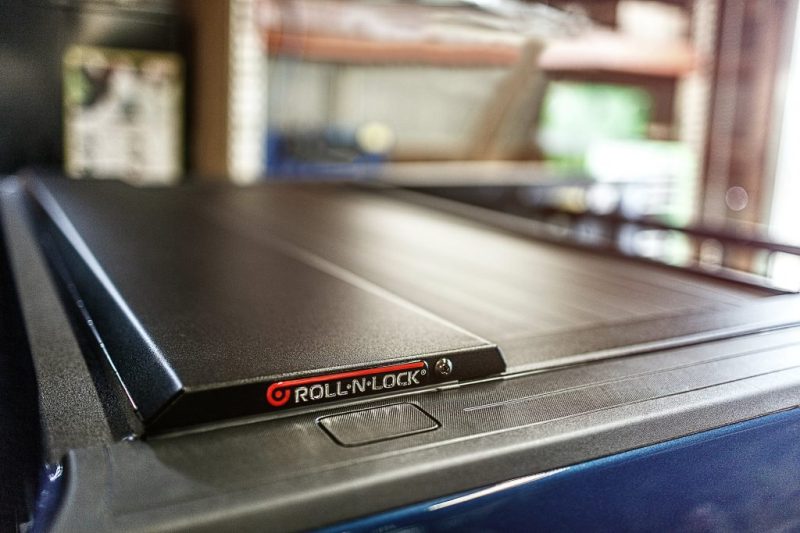 Roll-N-Lock 15-20 Ford F-150 77-3/8in E-Series Retractable Tonneau Cover