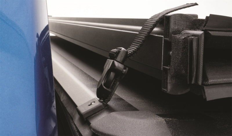 Lund Toyota Tacoma (5ft. Bed) Hard Fold Tonneau Cover - Black