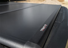 Load image into Gallery viewer, UnderCover Ford F-150 5.5ft Triad Bed Cover