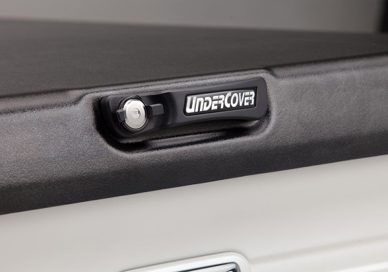 UnderCover GMC Sierra 1500 (Limited) 5.8 ft Elite Bed Cover - Black Textured