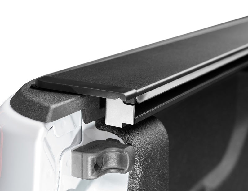 Roll-N-Lock Jeep Gladiator 5ft bed M-Series Retractable Tonneau Cover