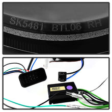Load image into Gallery viewer, Spyder Volkswagen Beetle 06-10 Projector Headlights DRL LED Black PRO-YD-VB06-DRL-BK