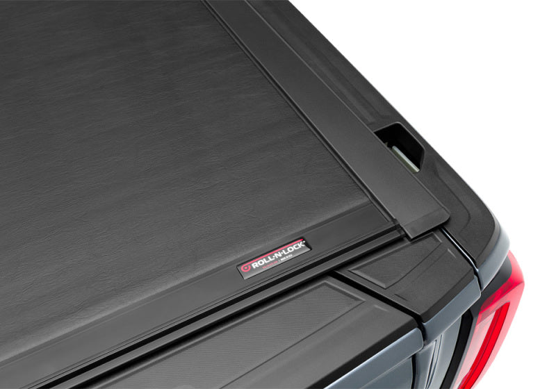 Roll-N-Lock Chevrolet Silverado 1500 72.5in Bed M-Series Retractable Tonneau Cover