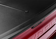 Load image into Gallery viewer, UnderCover Chevy Silverado 1500 6.5ft SE Bed Cover - Black Textured