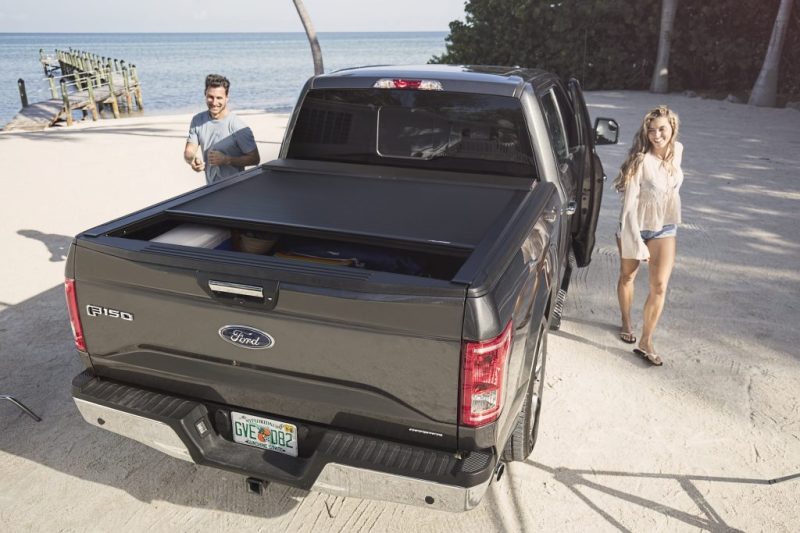 Roll-N-Lock Toyota Tacoma Double Cab 60-1/2in E-Series Retractable Tonneau Cover