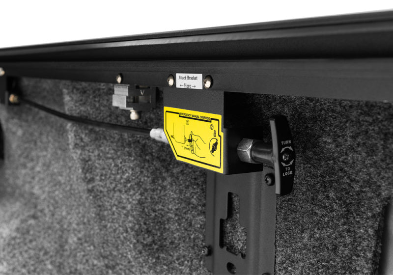 Roll-N-Lock 15-20 Ford F-150 65-5/8in E-Series Retractable Tonneau Cover