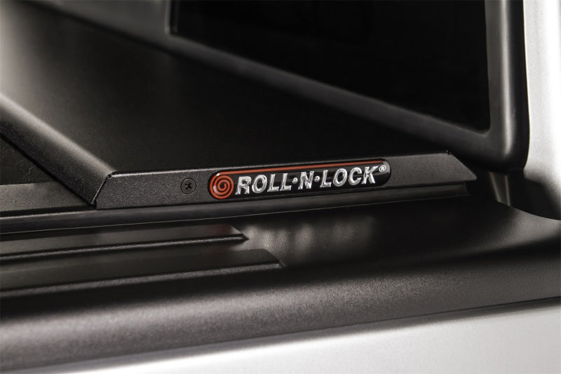 Roll-N-Lock 07-14 Chevy Silverado/Sierra 1500 w/OE Rail Caps LB 96-1/4in M-Series Tonneau Cover