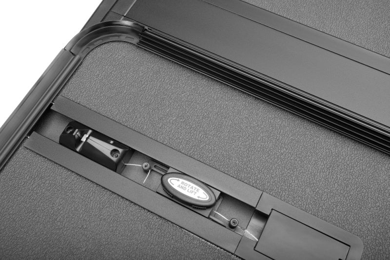 Extang 14-19 Chevy/GMC Silverado/Sierra 1500 (8ft. 2in. Bed) Solid Fold ALX