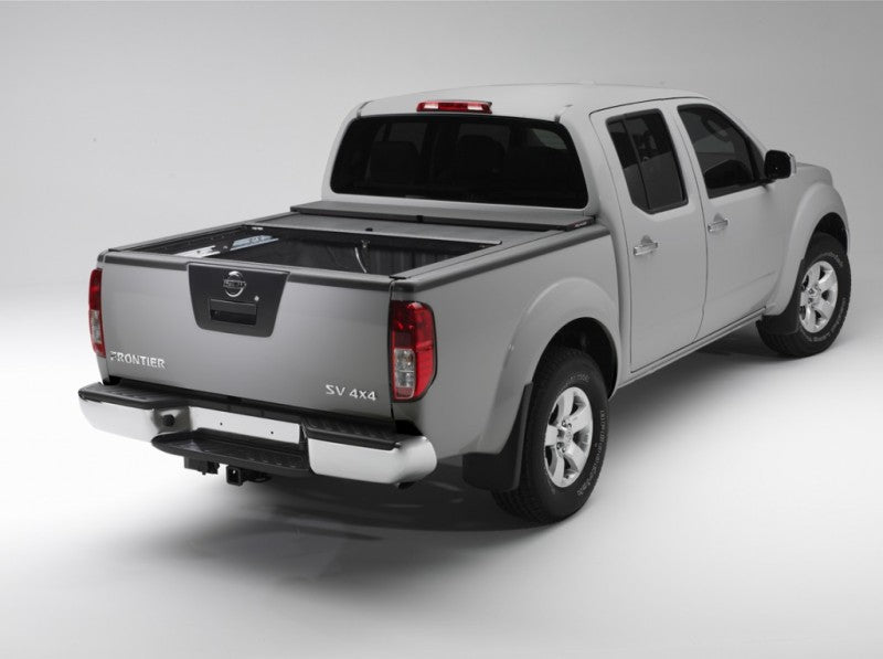 Roll-N-Lock Nissan Titan Crew Cab XSB 65-3/8in M-Series Retractable Tonneau Cover